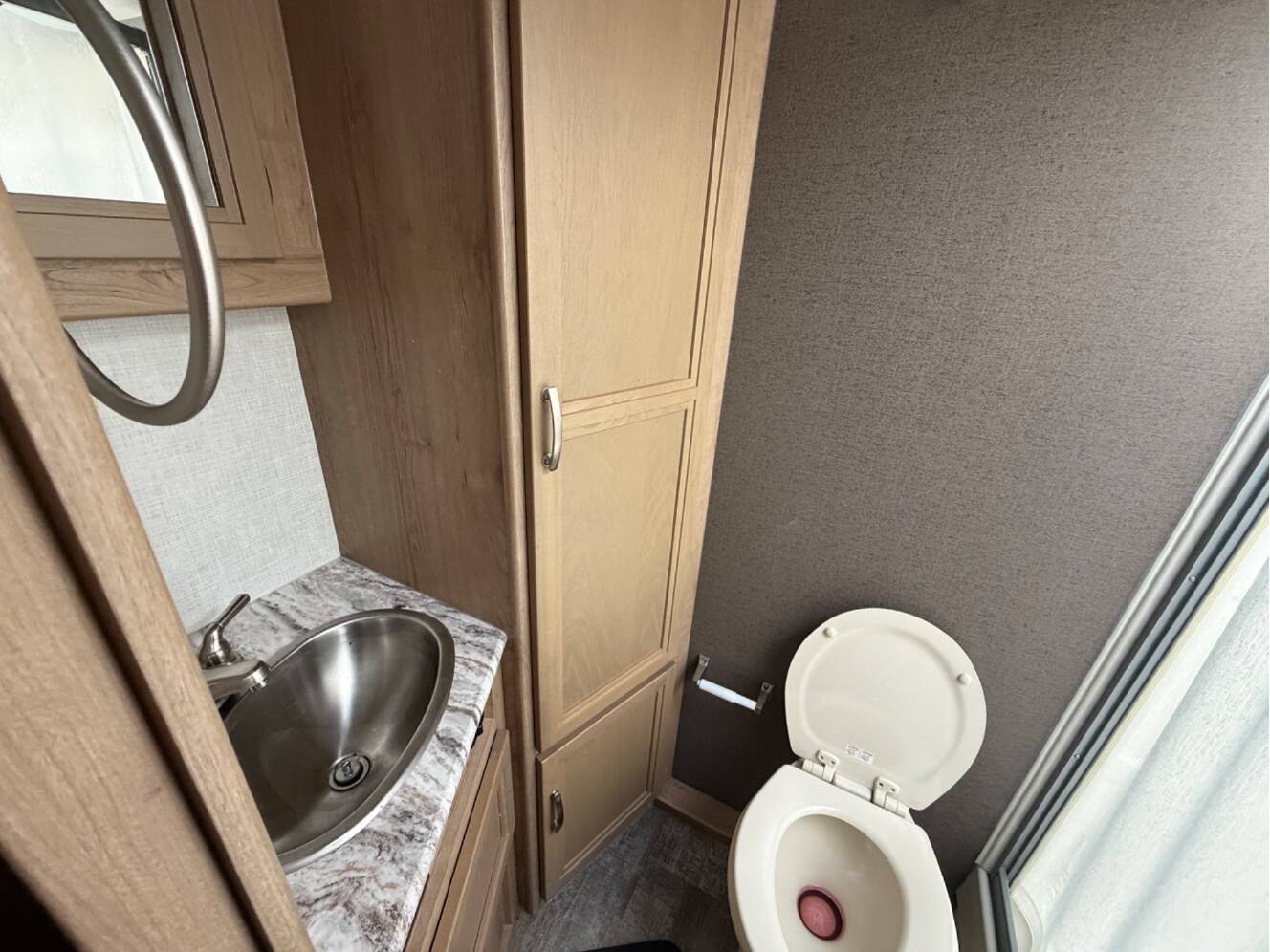 A photo of this 2020 Winnebago MICRO MINNIE 2106FBS