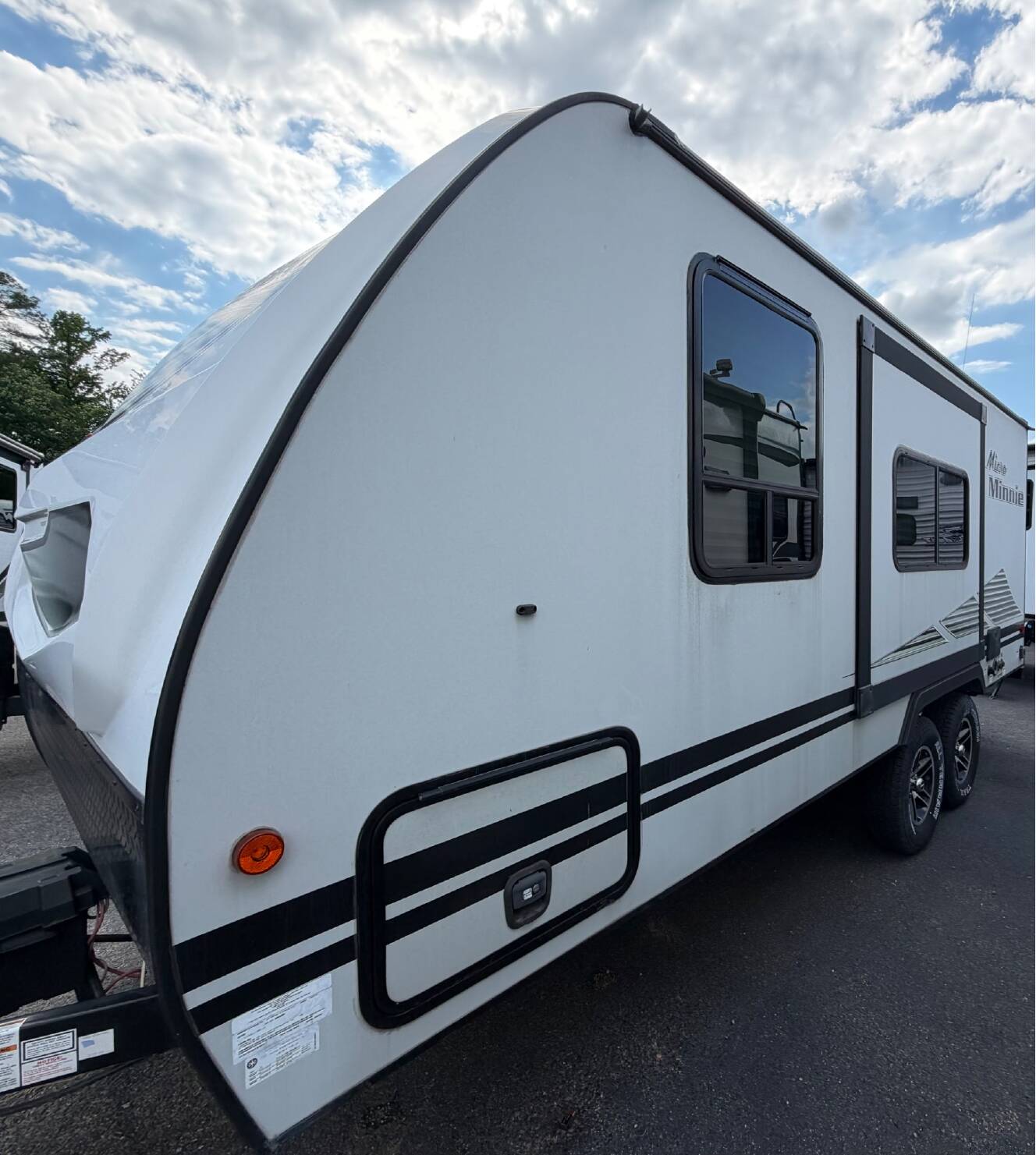 A photo of this 2020 Winnebago MICRO MINNIE 2106FBS