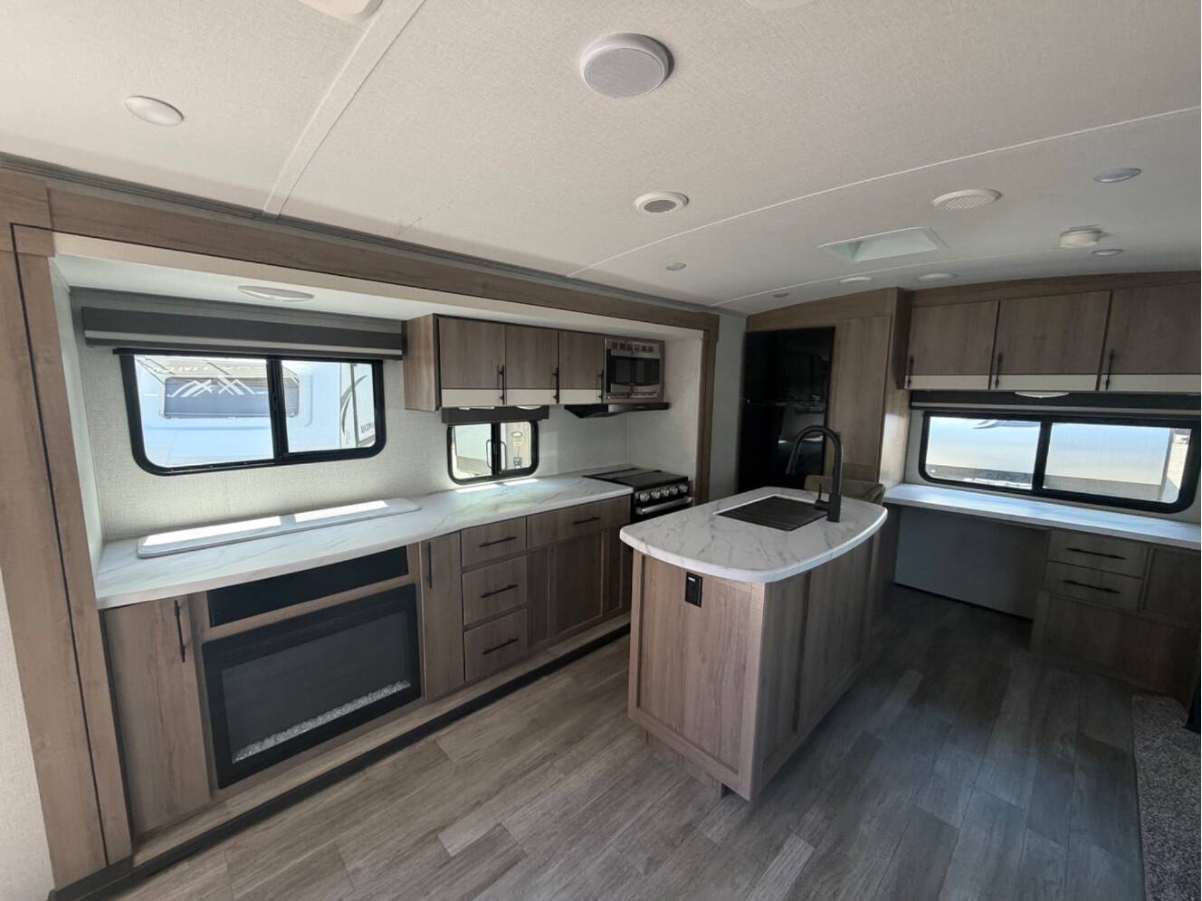 A photo of this 2023 Grand Design IMAGINE 2670MK