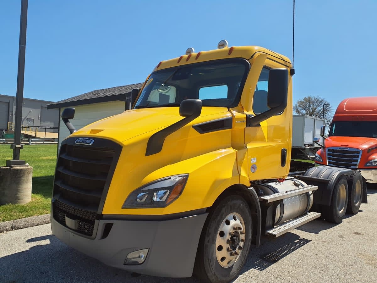 2020 FREIGHTLINER CASCADIA 116 in O Fallon, MO