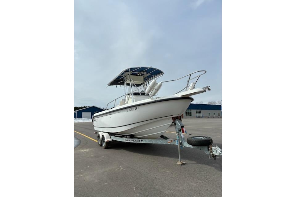 1999 Boston Whaler 21 Outrage in sister bay WI