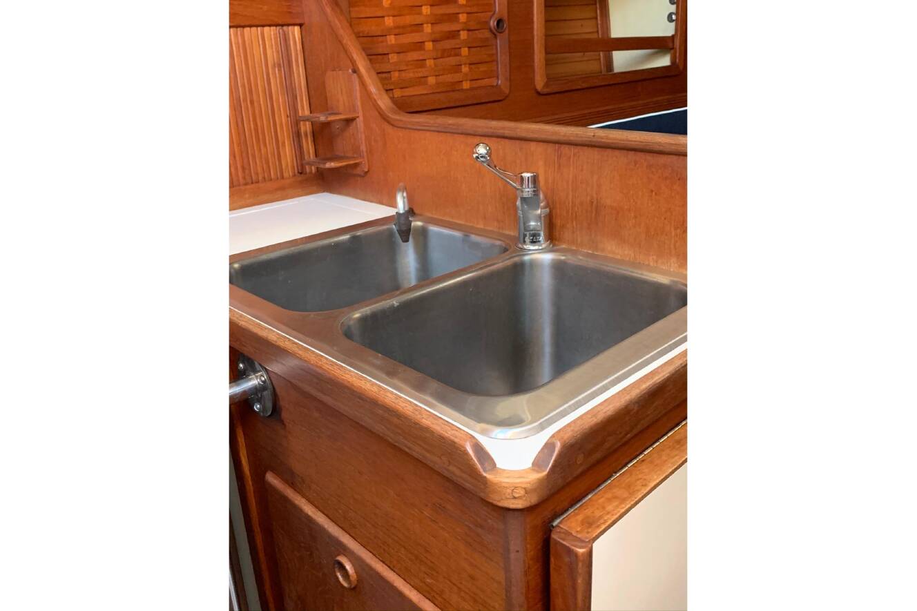 A photo of this 1986 Sabre 34 MK II