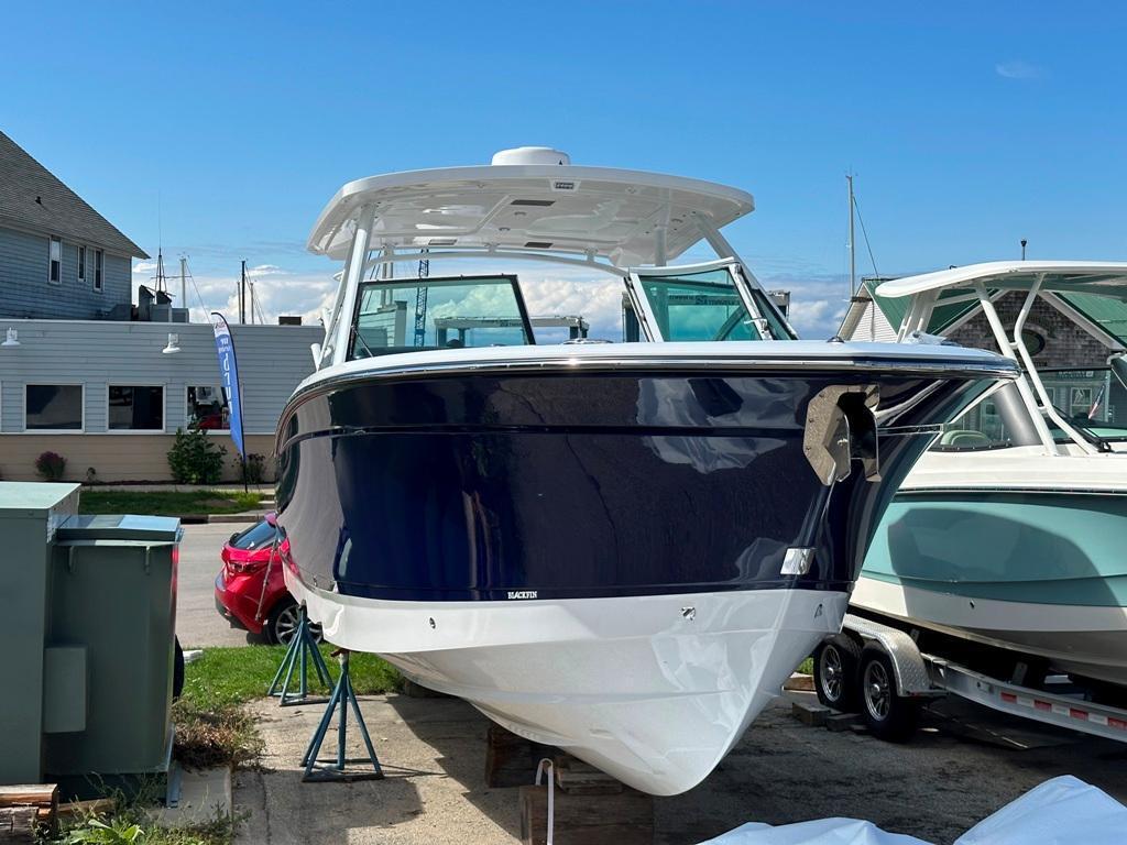 2024 Blackfin 302 DC in sister bay WI