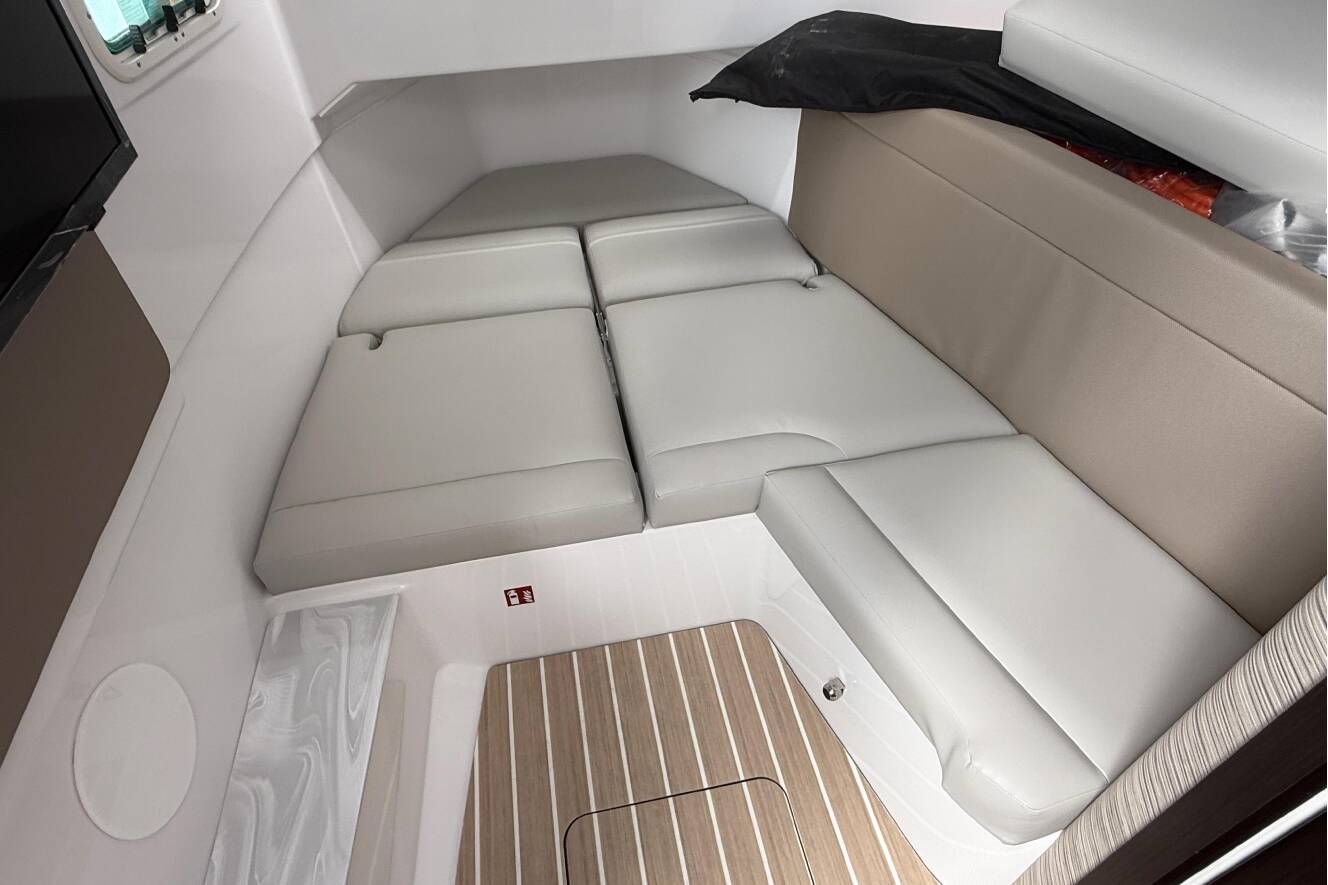 A photo of this 2026 Everglades 367CX