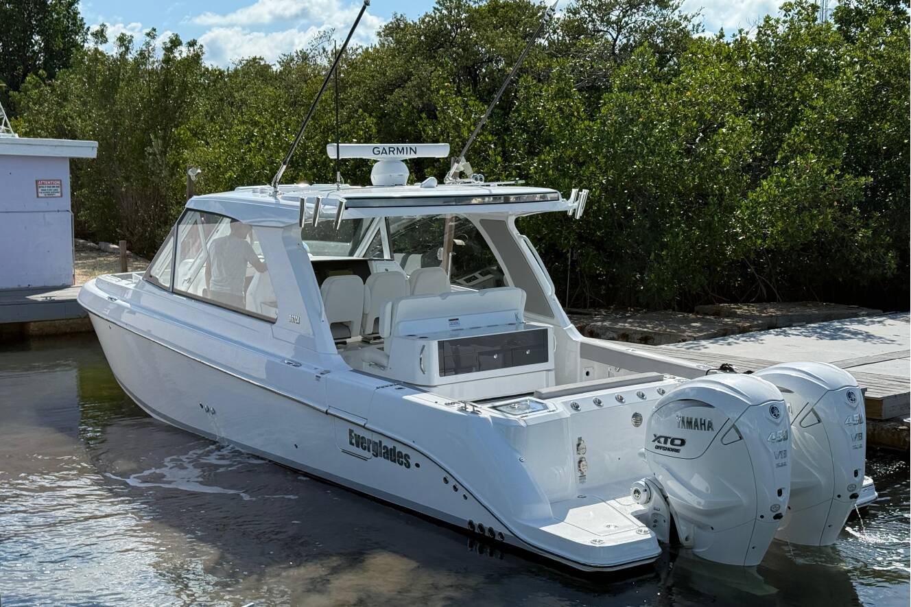A photo of this 2026 Everglades 367CX