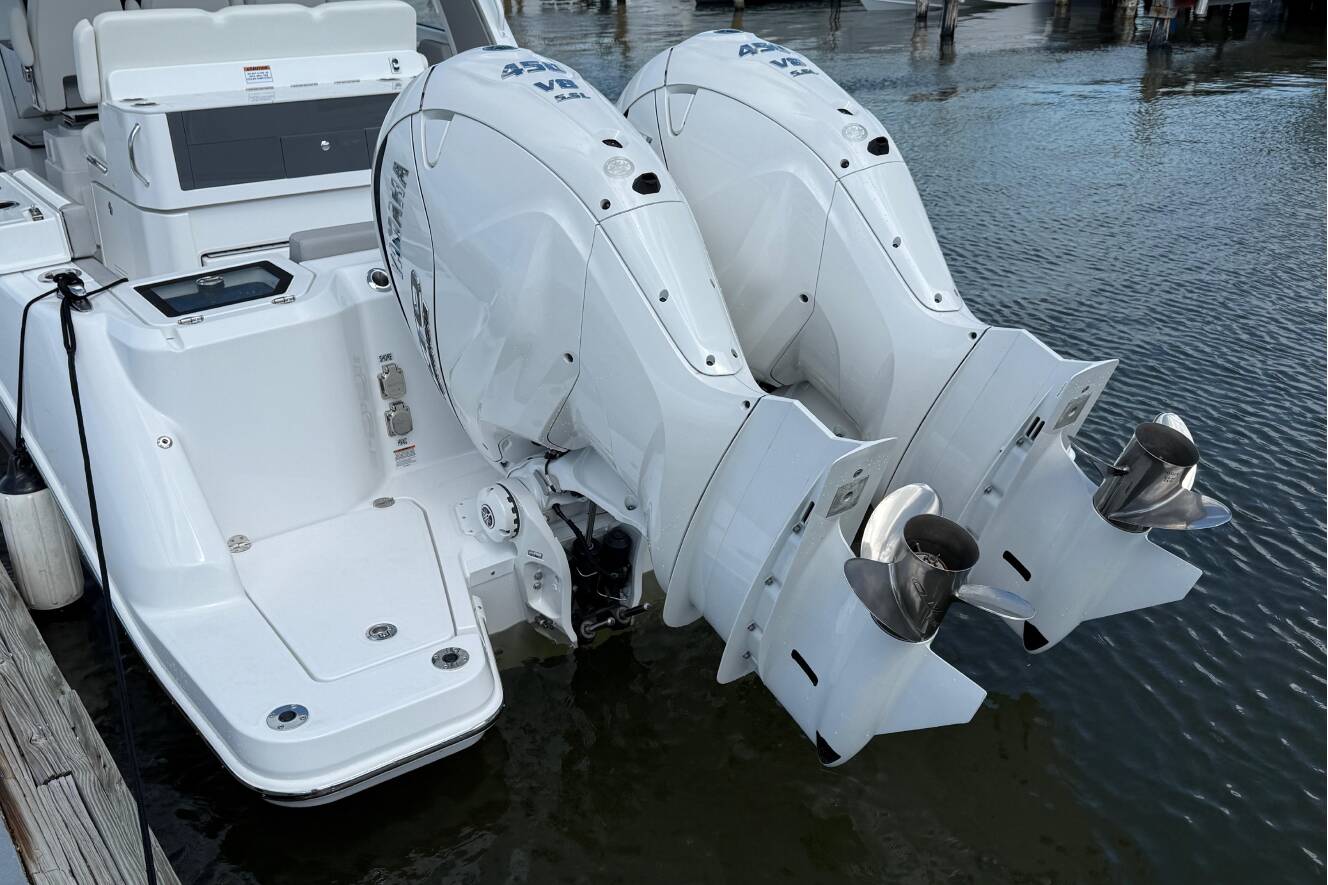 A photo of this 2026 Everglades 367CX