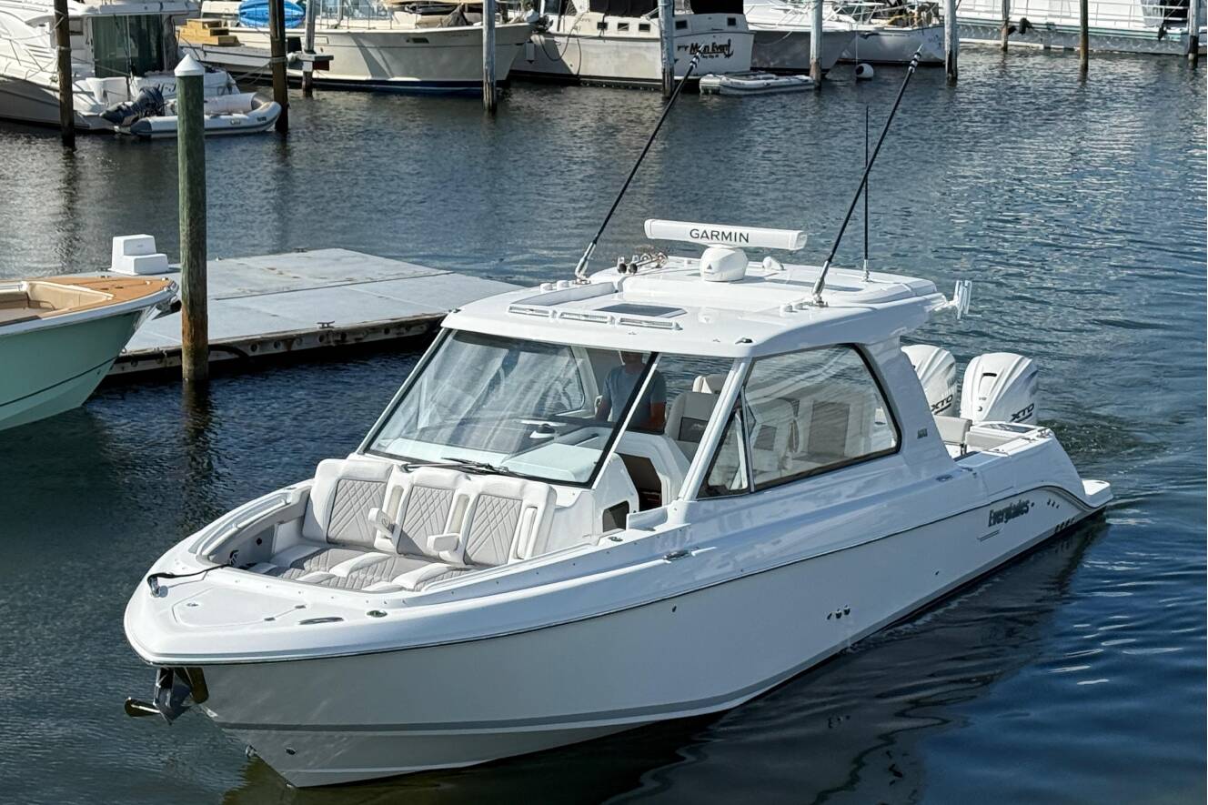 A photo of this 2026 Everglades 367CX