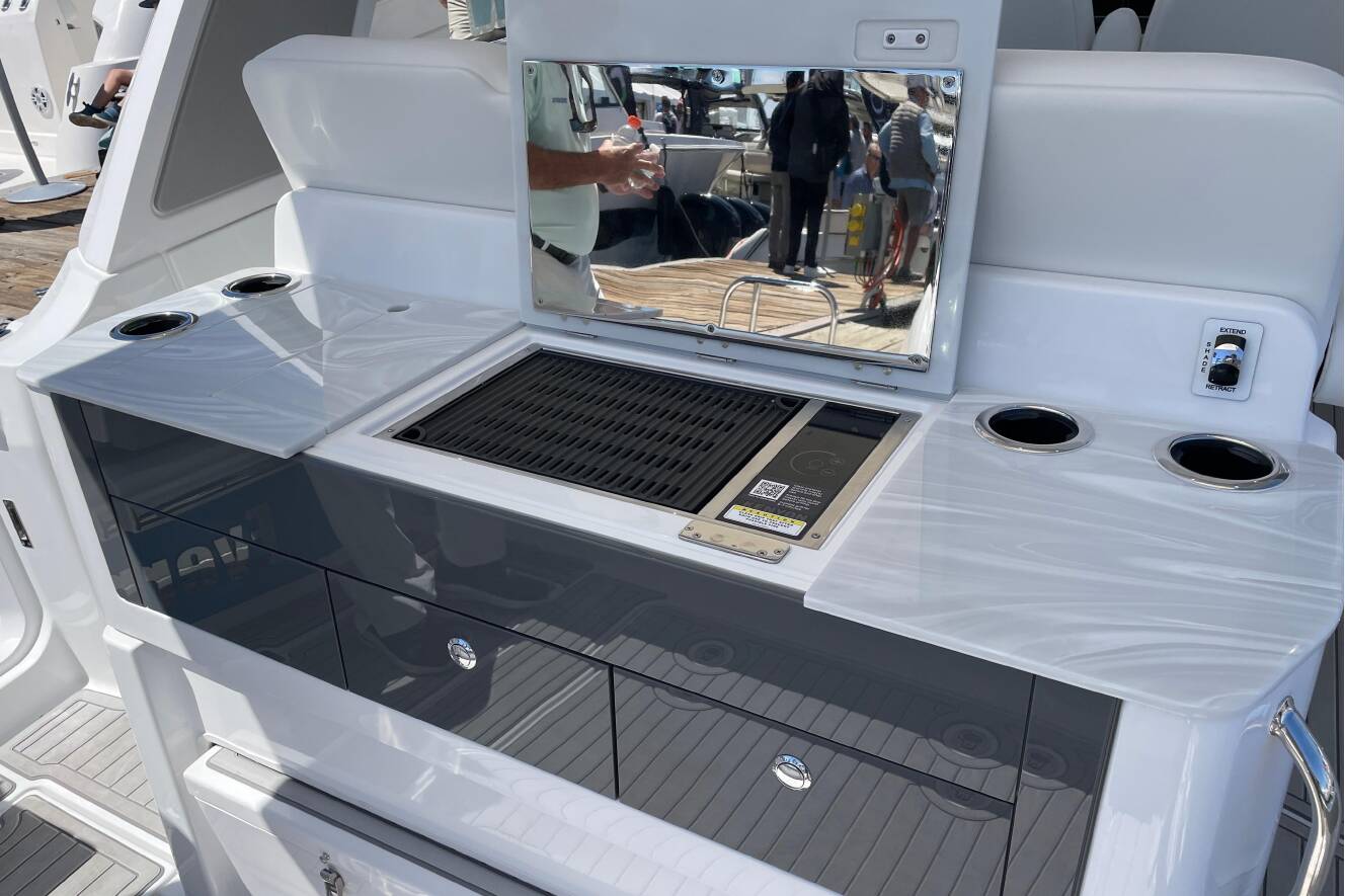 A photo of this 2026 Everglades 367CX