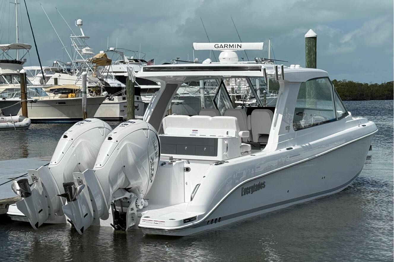 A photo of this 2026 Everglades 367CX