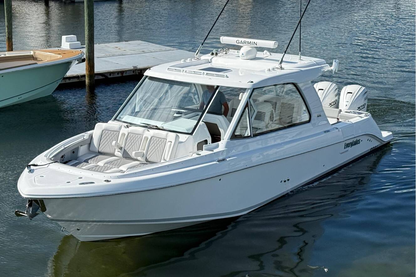 A photo of this 2026 Everglades 367CX