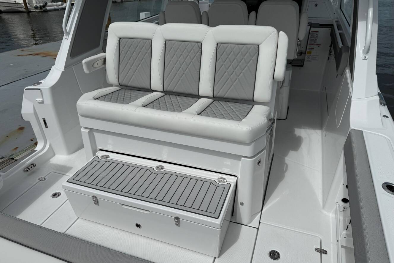 A photo of this 2026 Everglades 367CX
