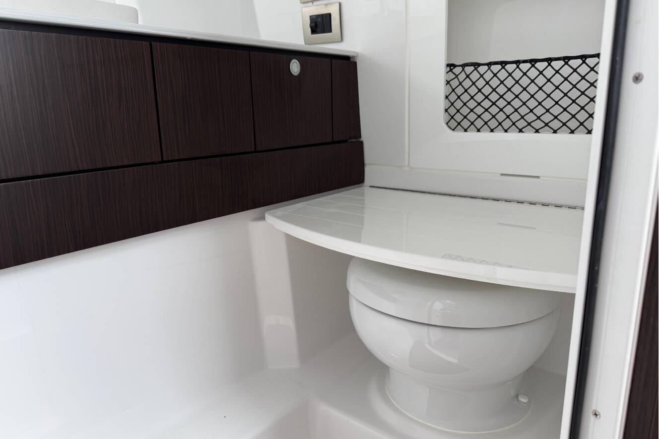 A photo of this 2026 Everglades 367CX
