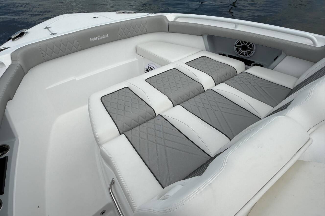 A photo of this 2026 Everglades 367CX