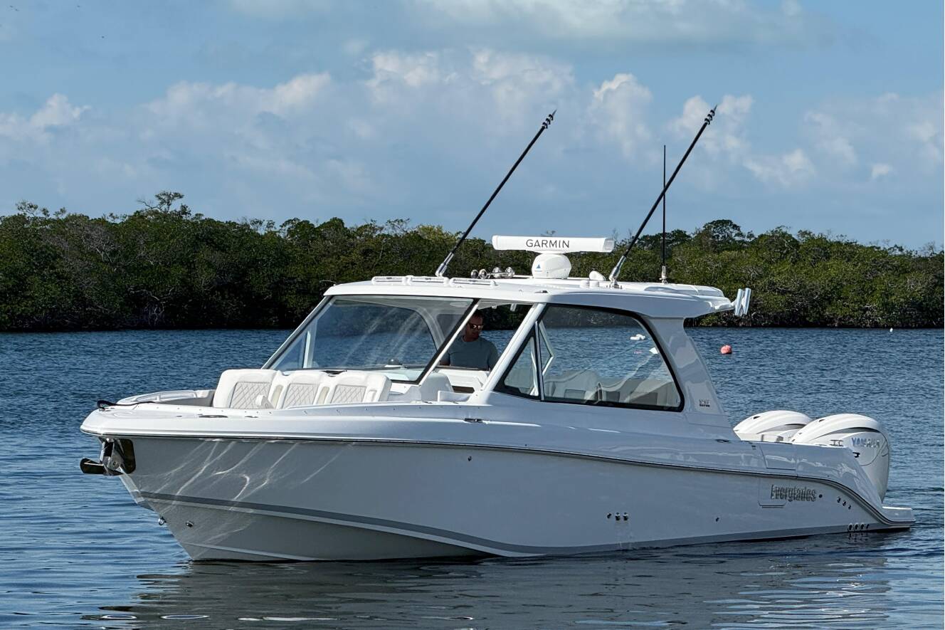 A photo of this 2026 Everglades 367CX