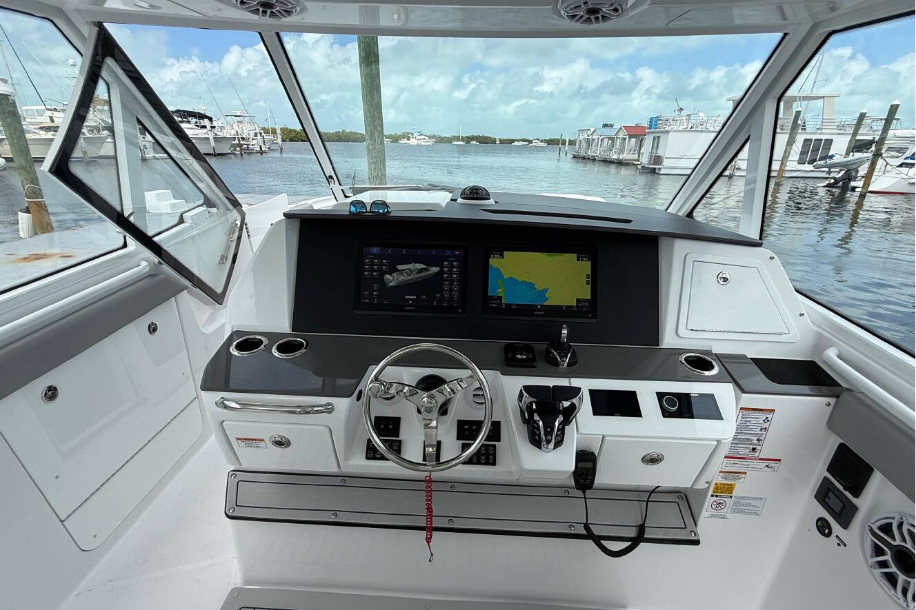 A photo of this 2026 Everglades 367CX