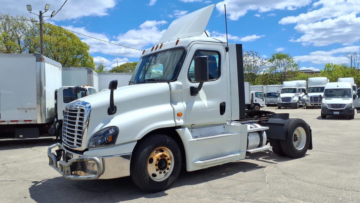 2019 FREIGHTLINER CASCADIA 125 in Warwick, RI