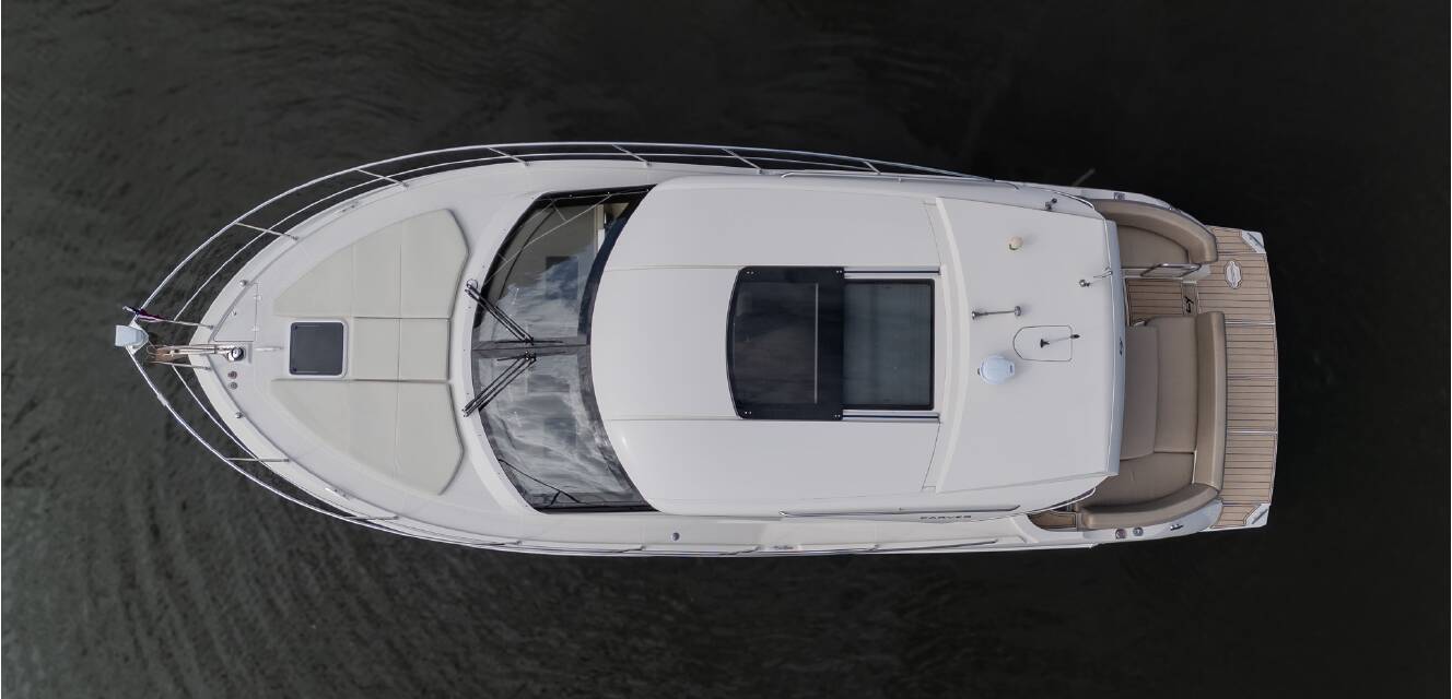 A photo of this 2014 Carver C37
