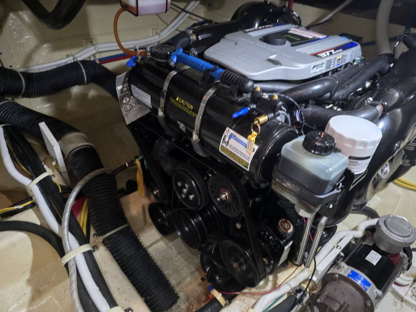 A photo of this 2014 Carver C37