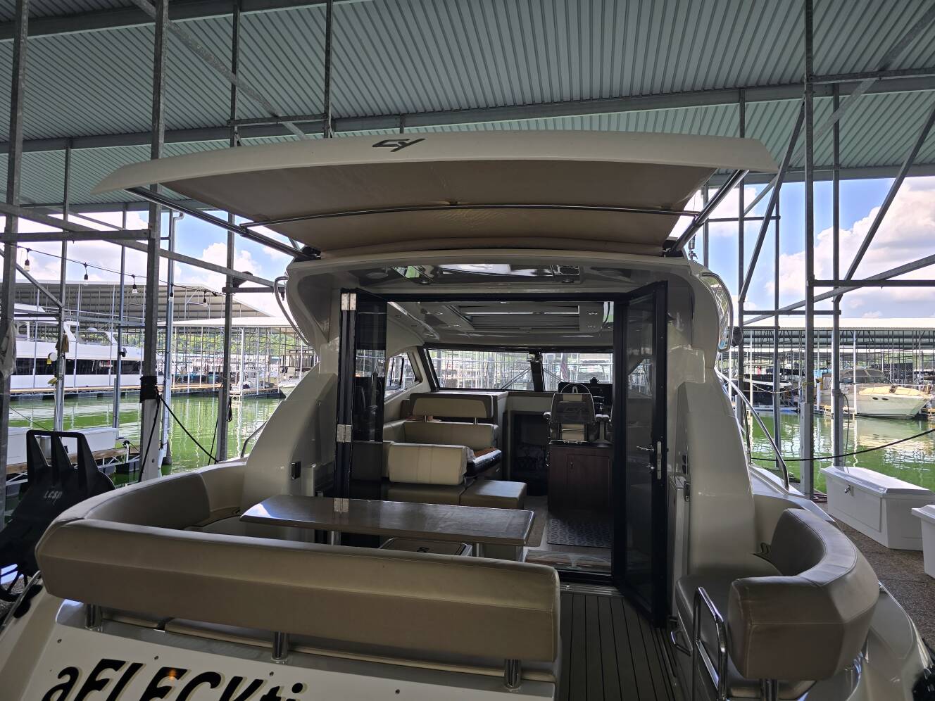 A photo of this 2014 Carver C37