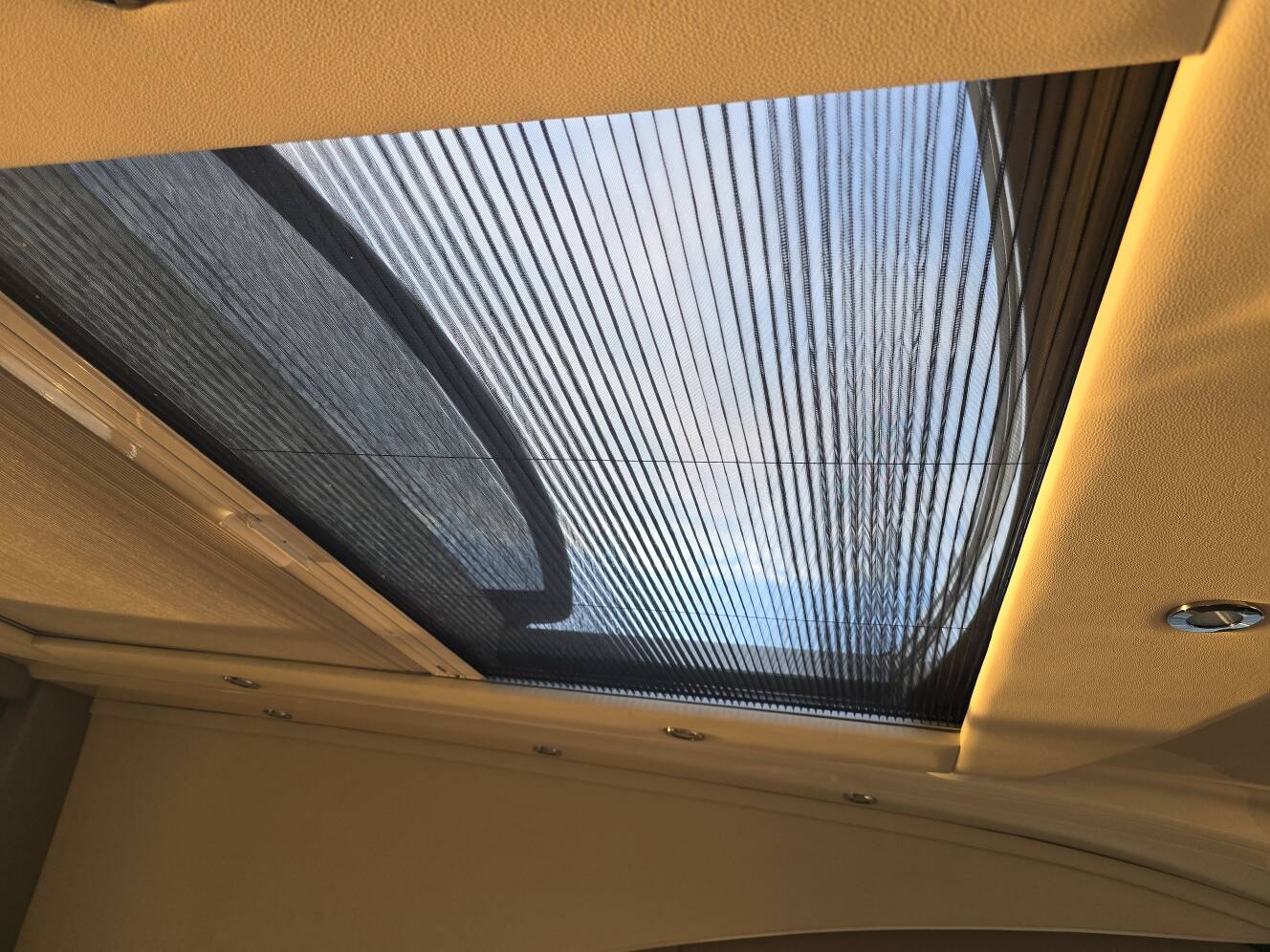 A photo of this 2014 Carver C37