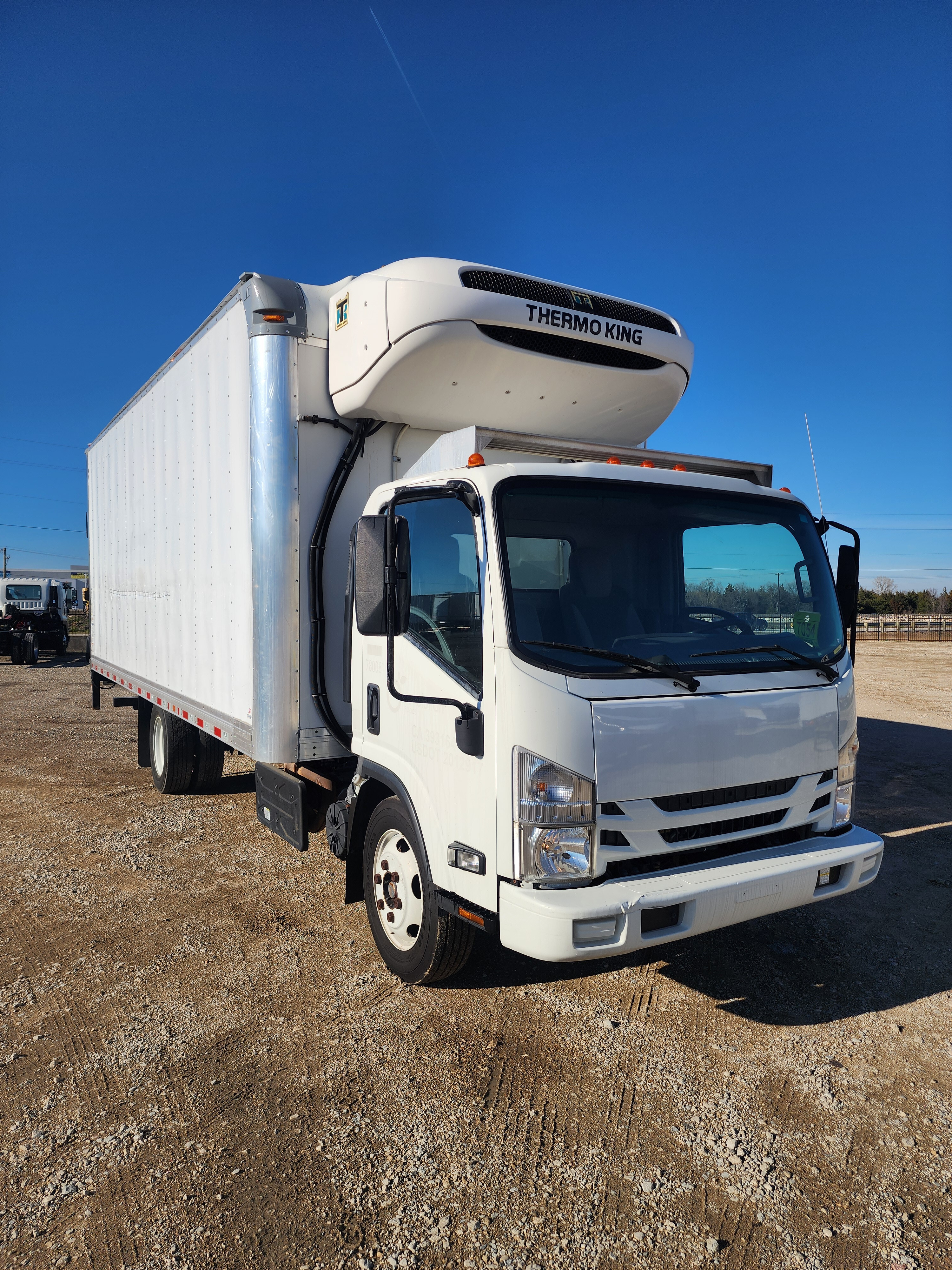 2018 Isuzu NRR 20' REEFER in Rockwall, TX