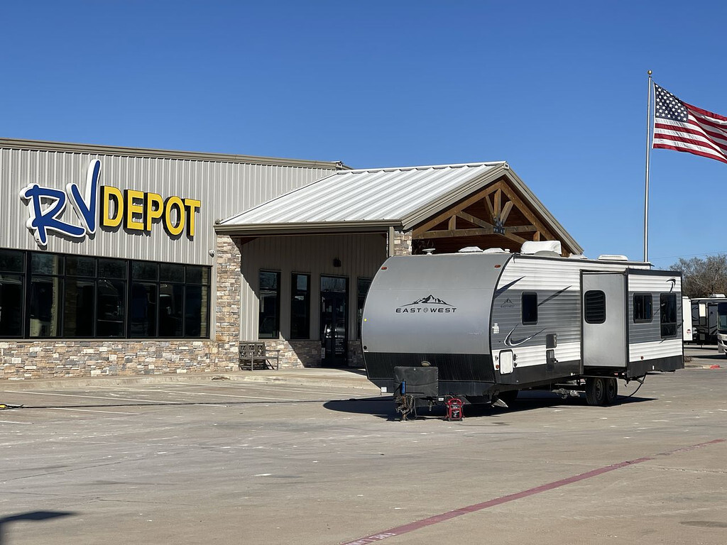 2020 East To West SILVER LAKE 29KRK in cleburne TX