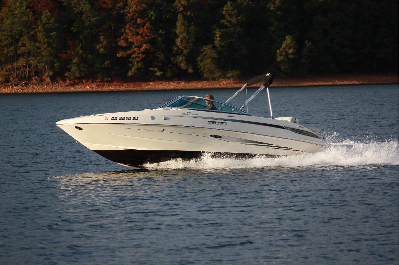 A photo of this 2011 Sea Ray 240 Sundeck