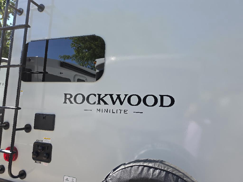 2026 FOREST RIVER ROCKWOOD MINI LITE 2522FB