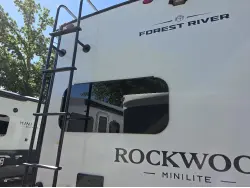 2026 FOREST RIVER ROCKWOOD MINI LITE 2522FB