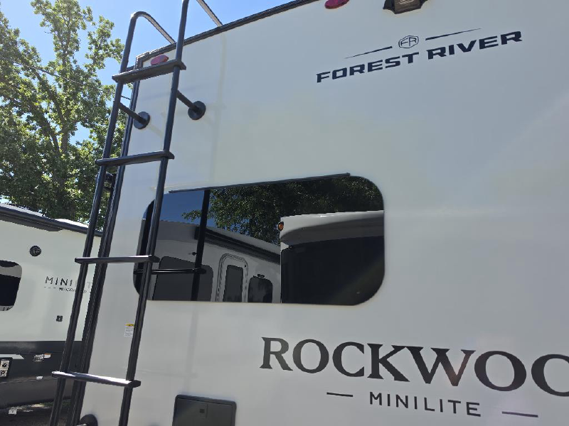 2026 FOREST RIVER ROCKWOOD MINI LITE 2522FB