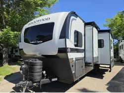 2026 FOREST RIVER ROCKWOOD MINI LITE 2522FB