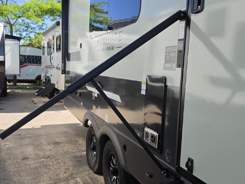 2026 FOREST RIVER ROCKWOOD MINI LITE 2522FB