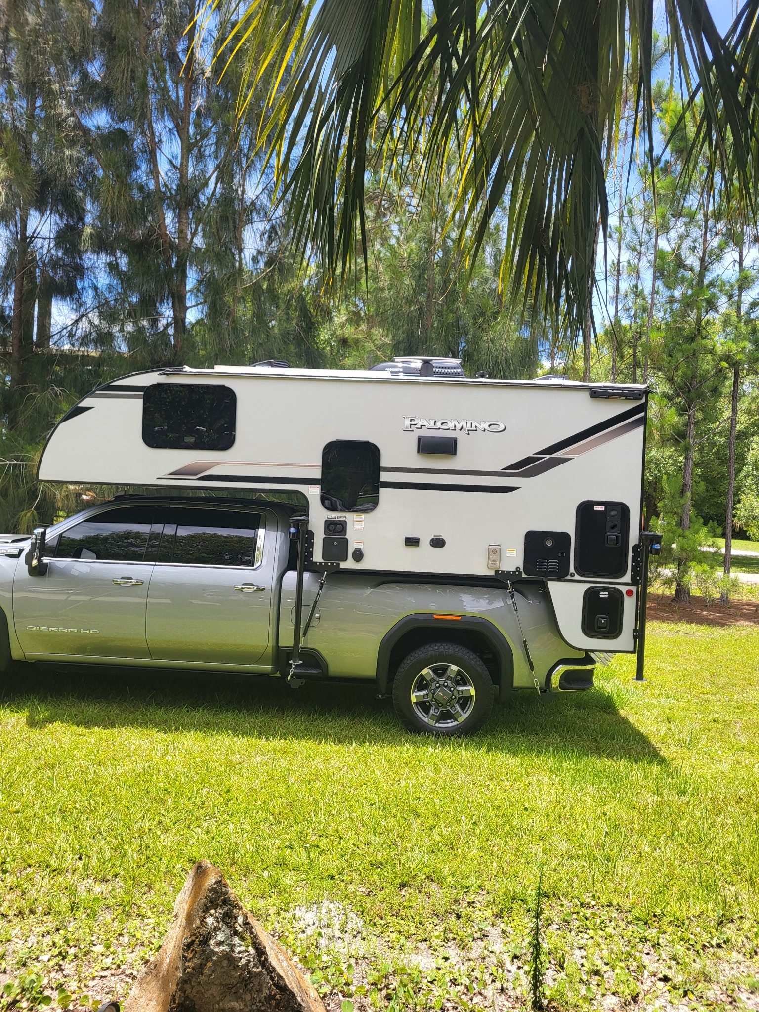 2025 Palomino BACKPACK TRUCK CAMPER HS-8801 in christmas FL