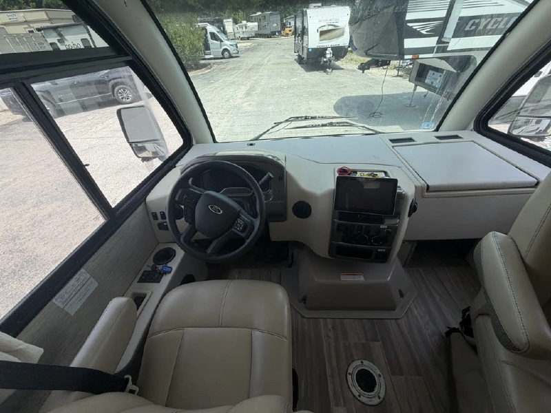 2023 THOR MOTOR COACH VEGAS 24 4