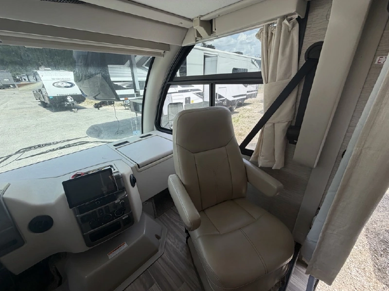 2023 THOR MOTOR COACH VEGAS 24 4