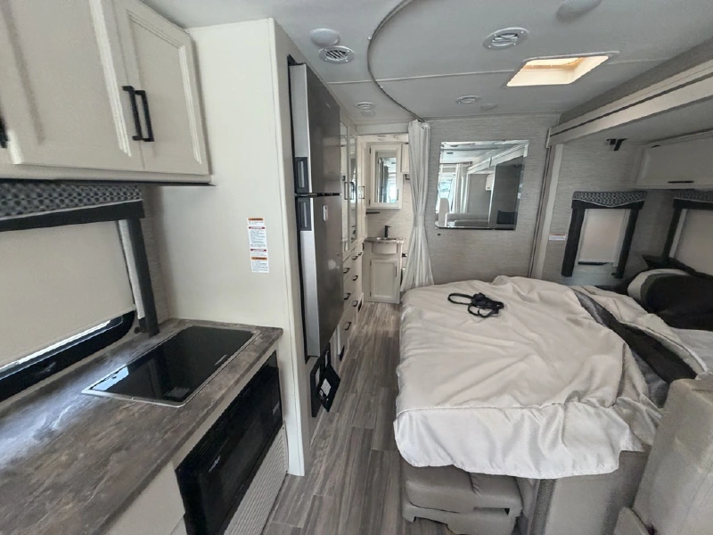 2023 THOR MOTOR COACH VEGAS 24 4
