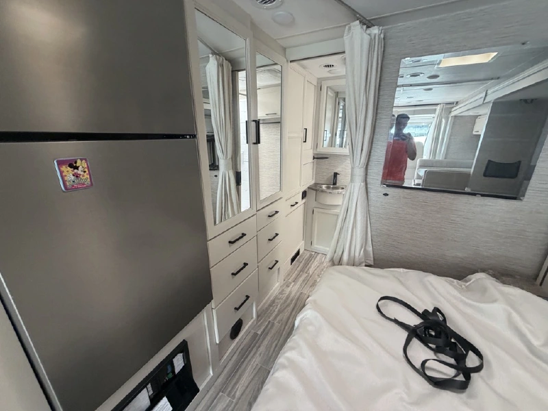 2023 THOR MOTOR COACH VEGAS 24 4