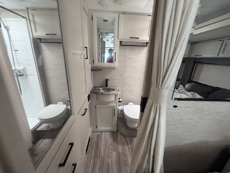 2023 THOR MOTOR COACH VEGAS 24 4