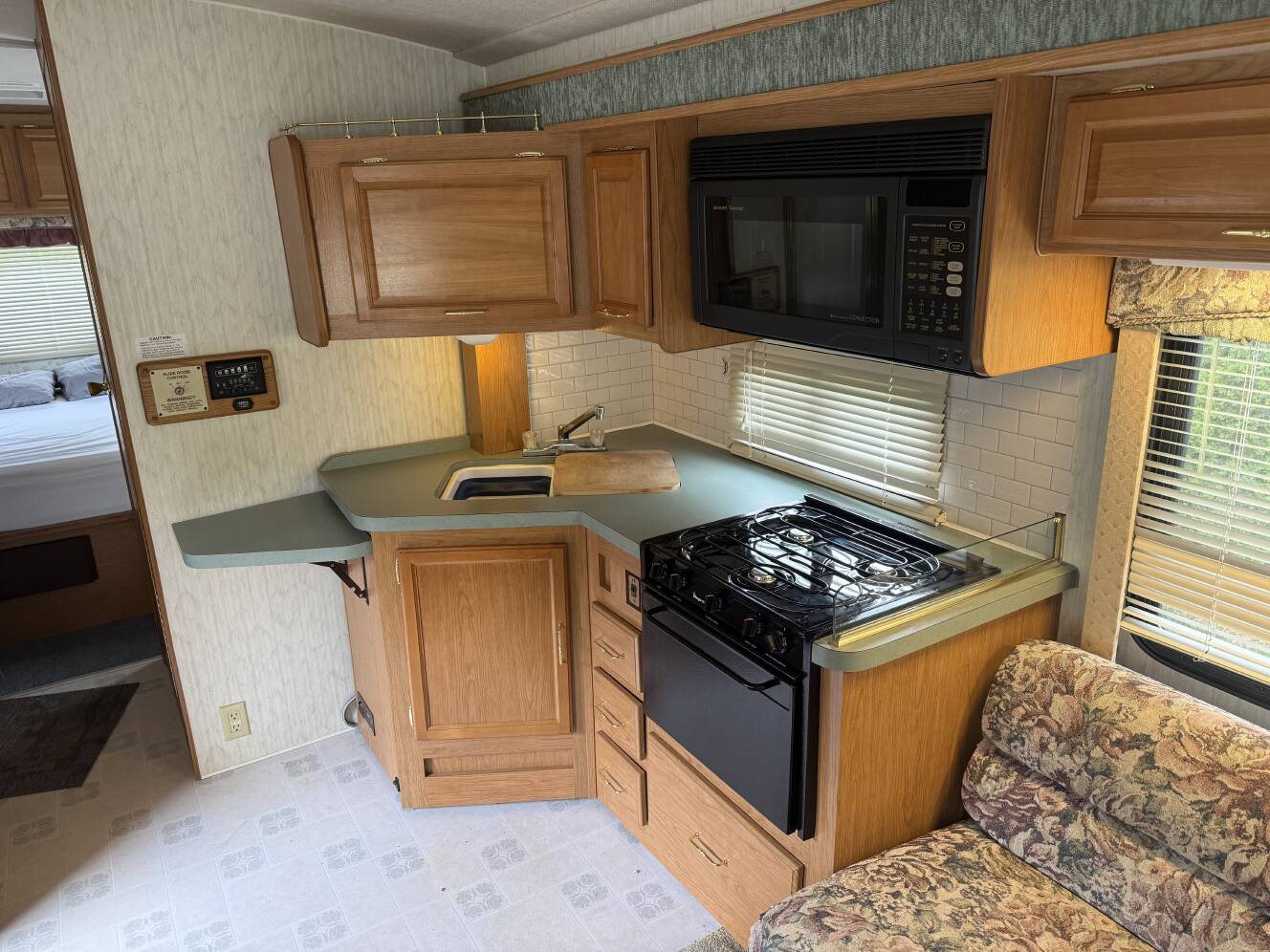 A photo of this 1999 Fleetwood TIOGA 29