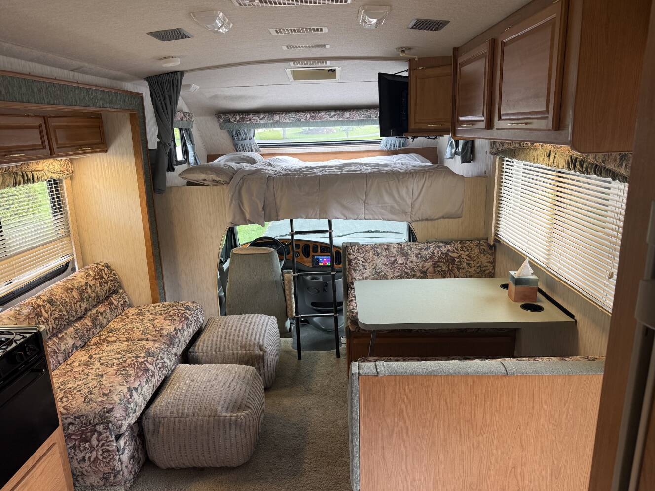 A photo of this 1999 Fleetwood TIOGA 29