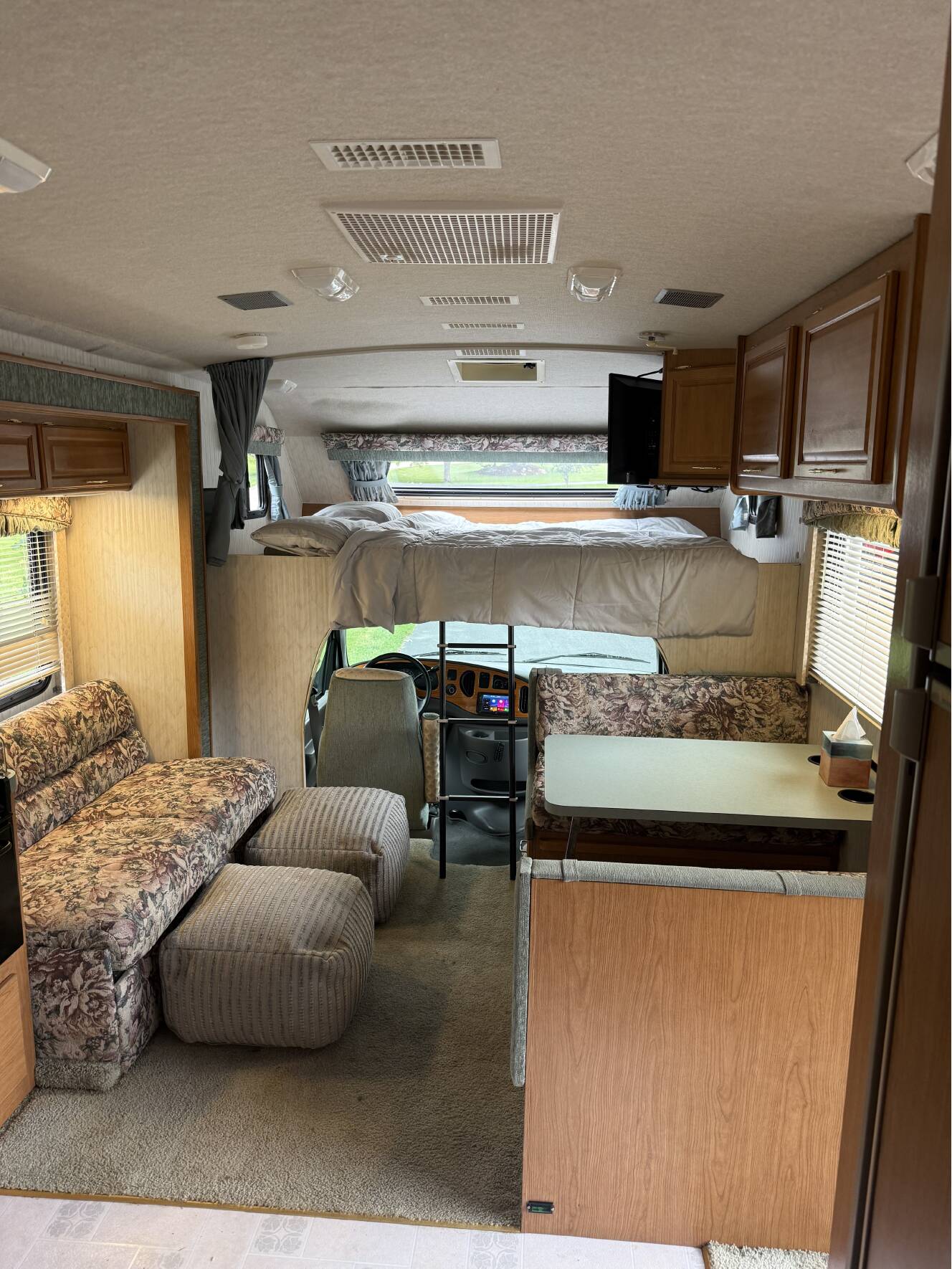 A photo of this 1999 Fleetwood TIOGA 29