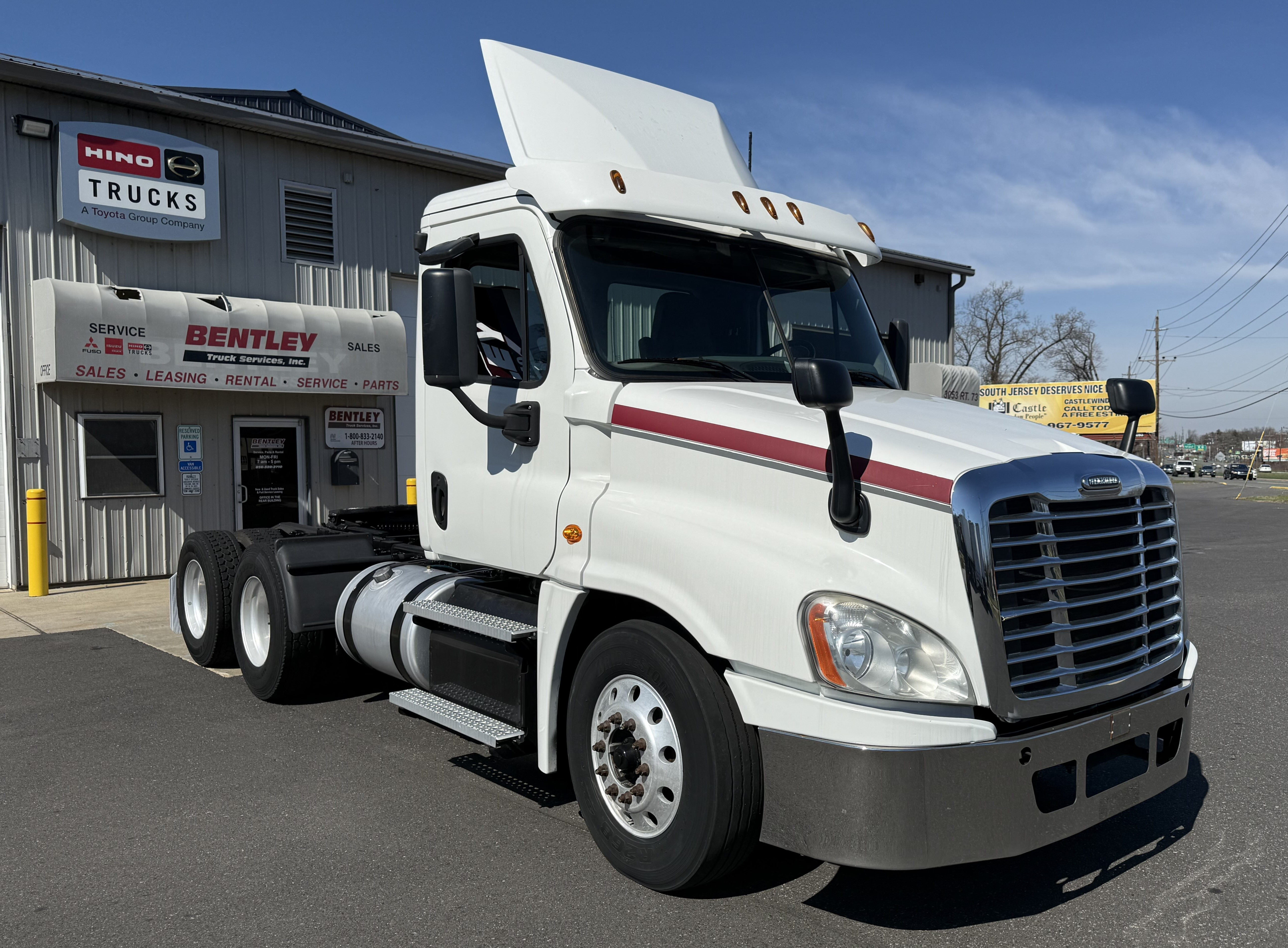2016 FREIGHTLINER CASCADIA 125 in Luzerne, PA