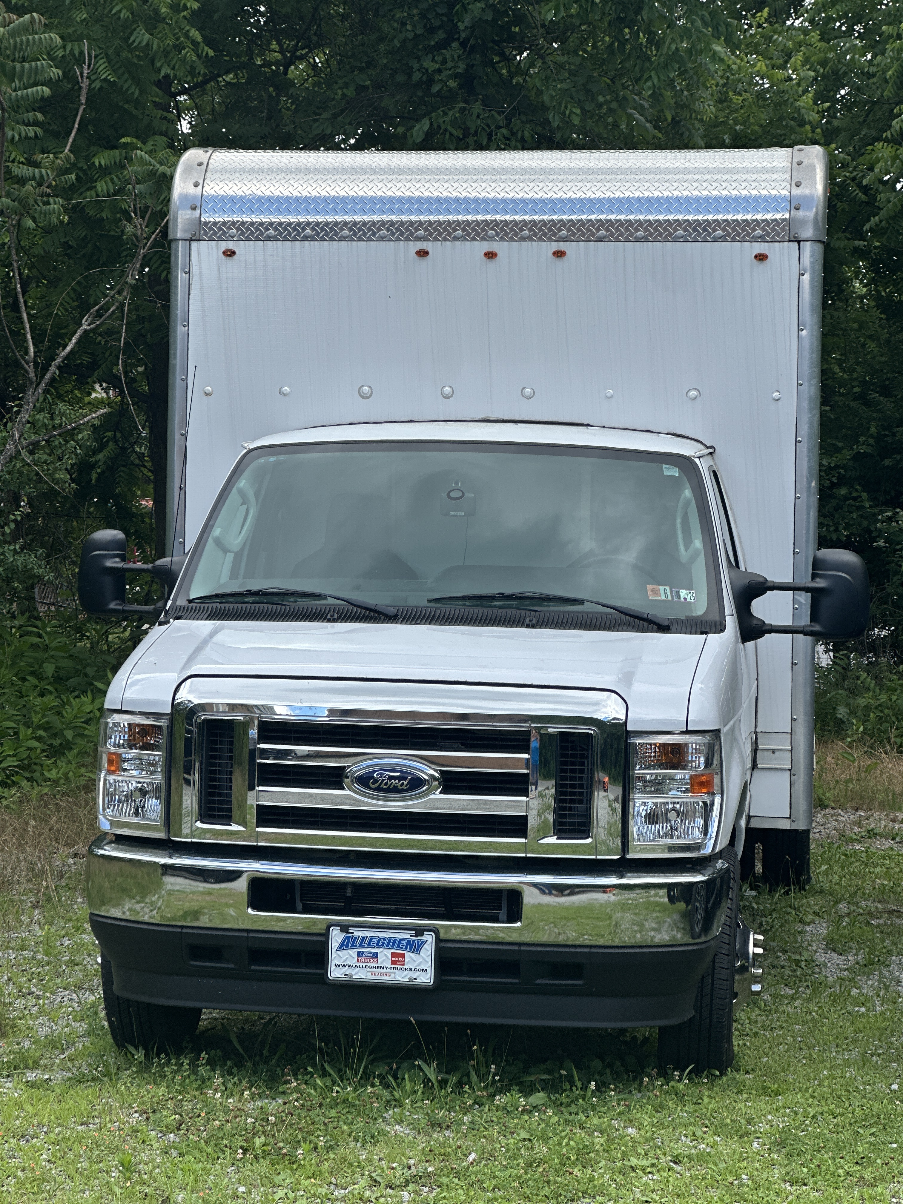 2022 FORD E450 in Pittsburgh, PA