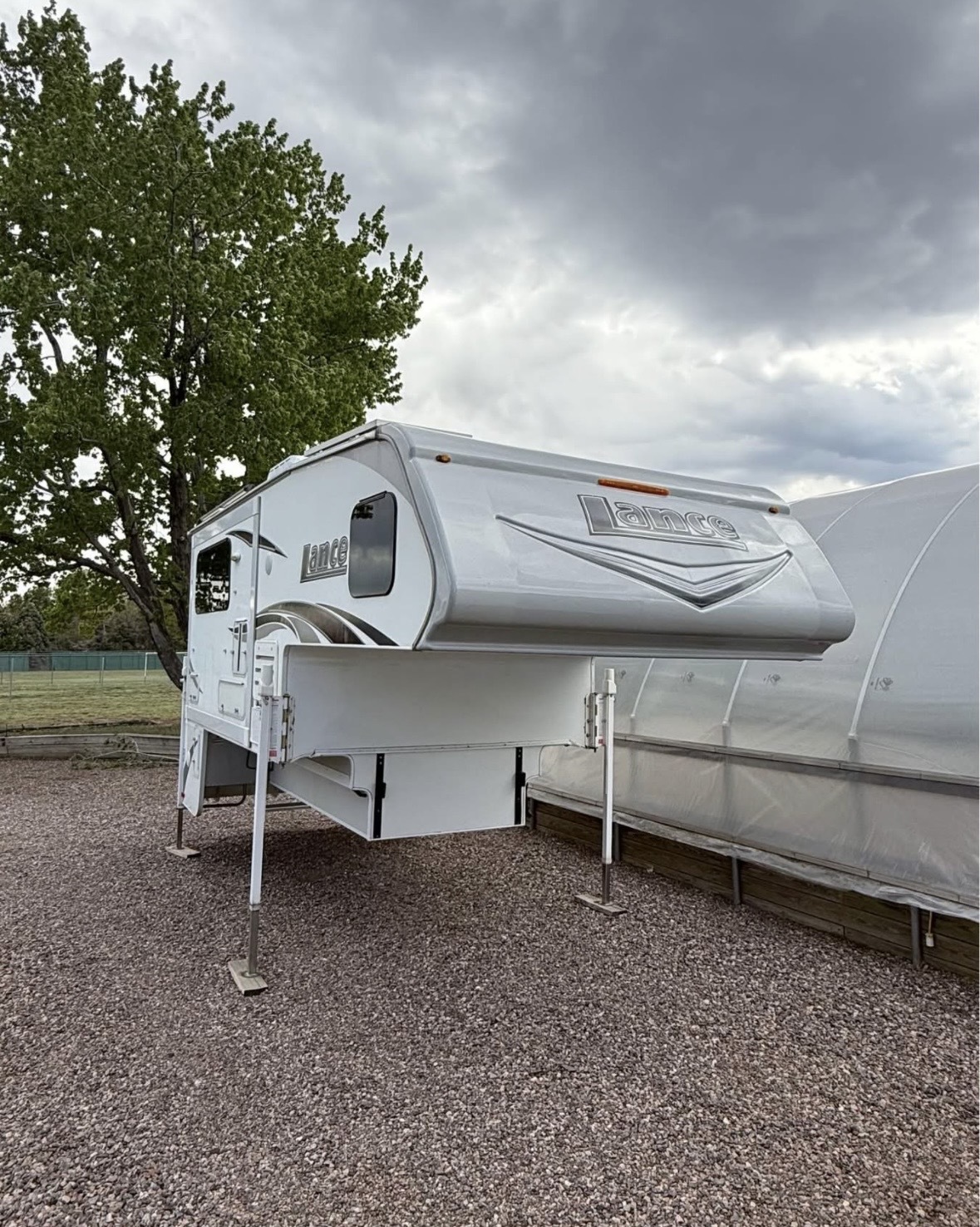 2020 Lance 1062 TRUCK CAMPER RV