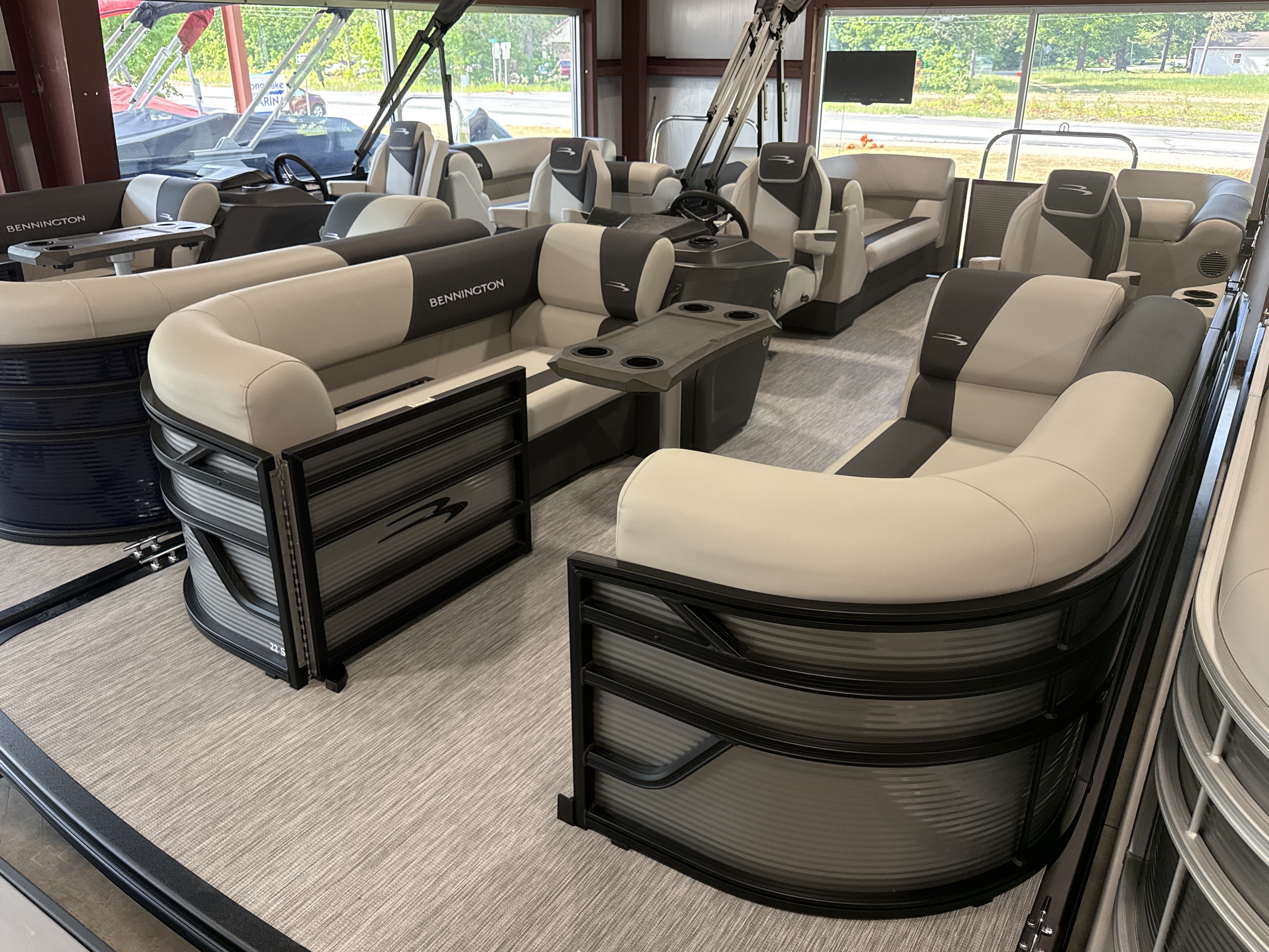 2026 Bennington 22 S-ONE STERN RADIUS SLIVER TRI-TOON in green lake township MI