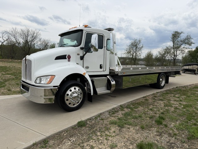 2020 KENWORTH T270 in Mckeesport, PA