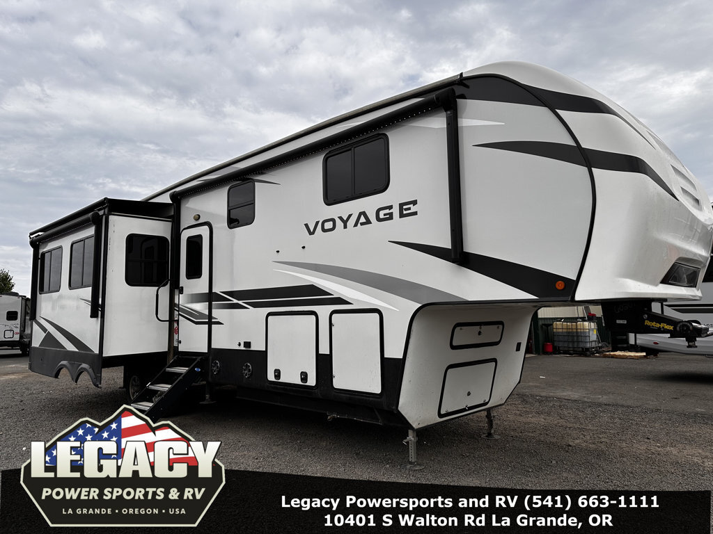 2021 Winnebago VOYAGE 3134RL in island city OR
