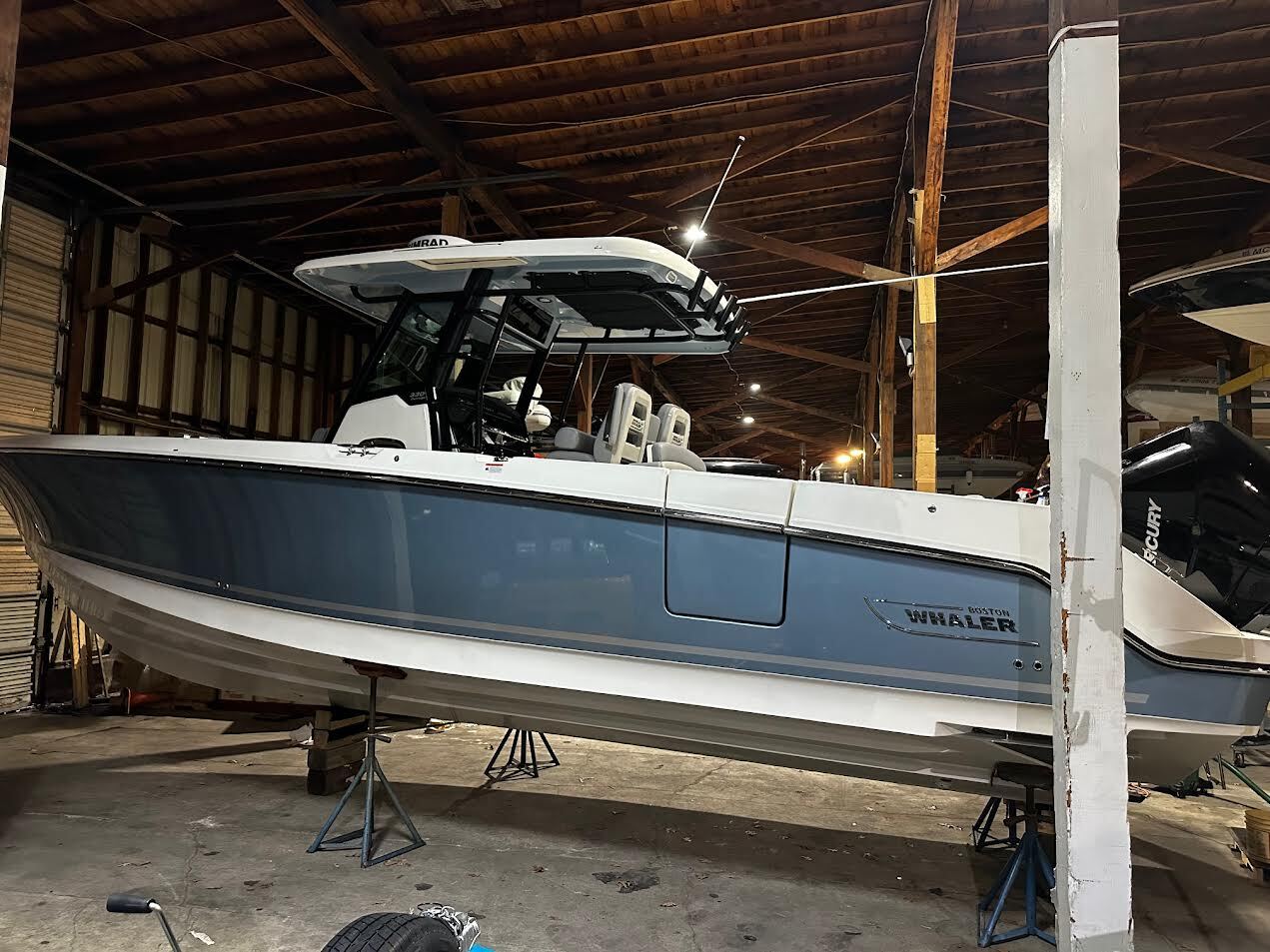 2026 Boston Whaler OUTRAGE 330 420 in coopersville MI
