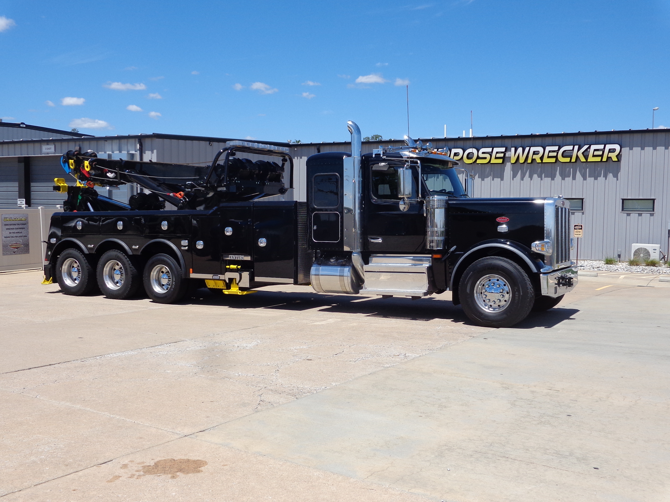 2025 PETERBILT 589 in Wentzville, MO