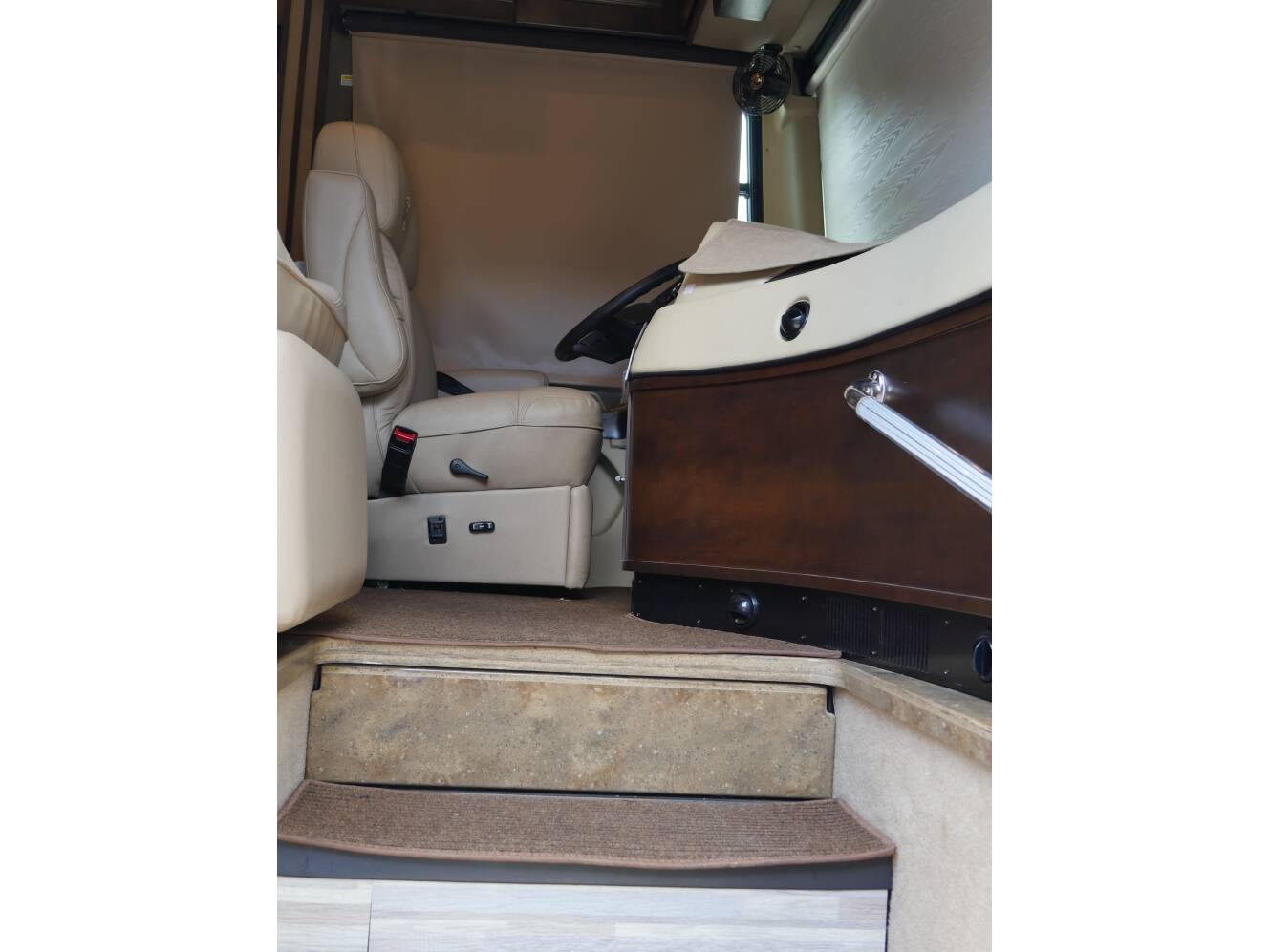 A photo of this 2019 Tiffin Motorhomes ALLEGRO 33AA